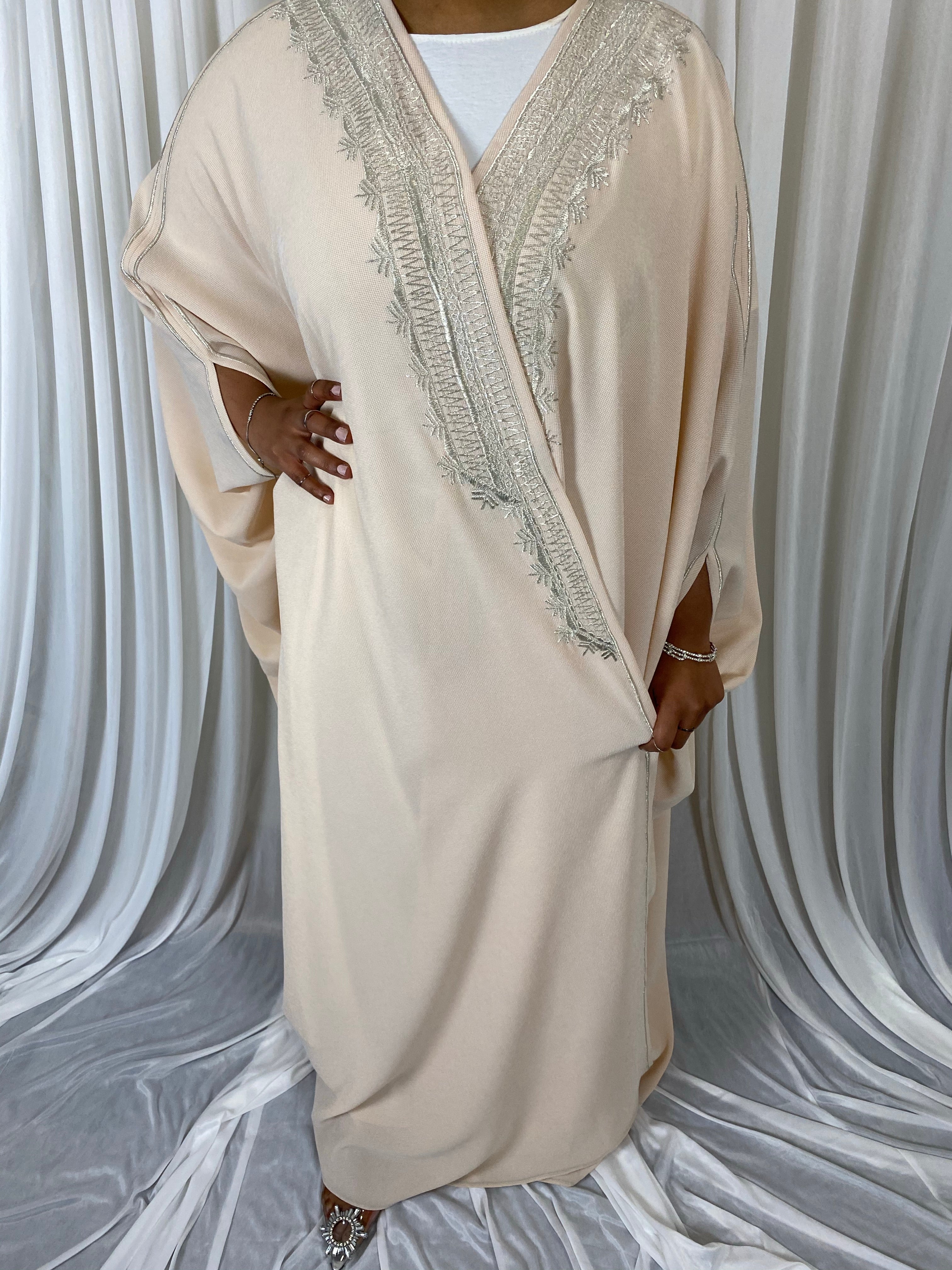 CREAM BISHT