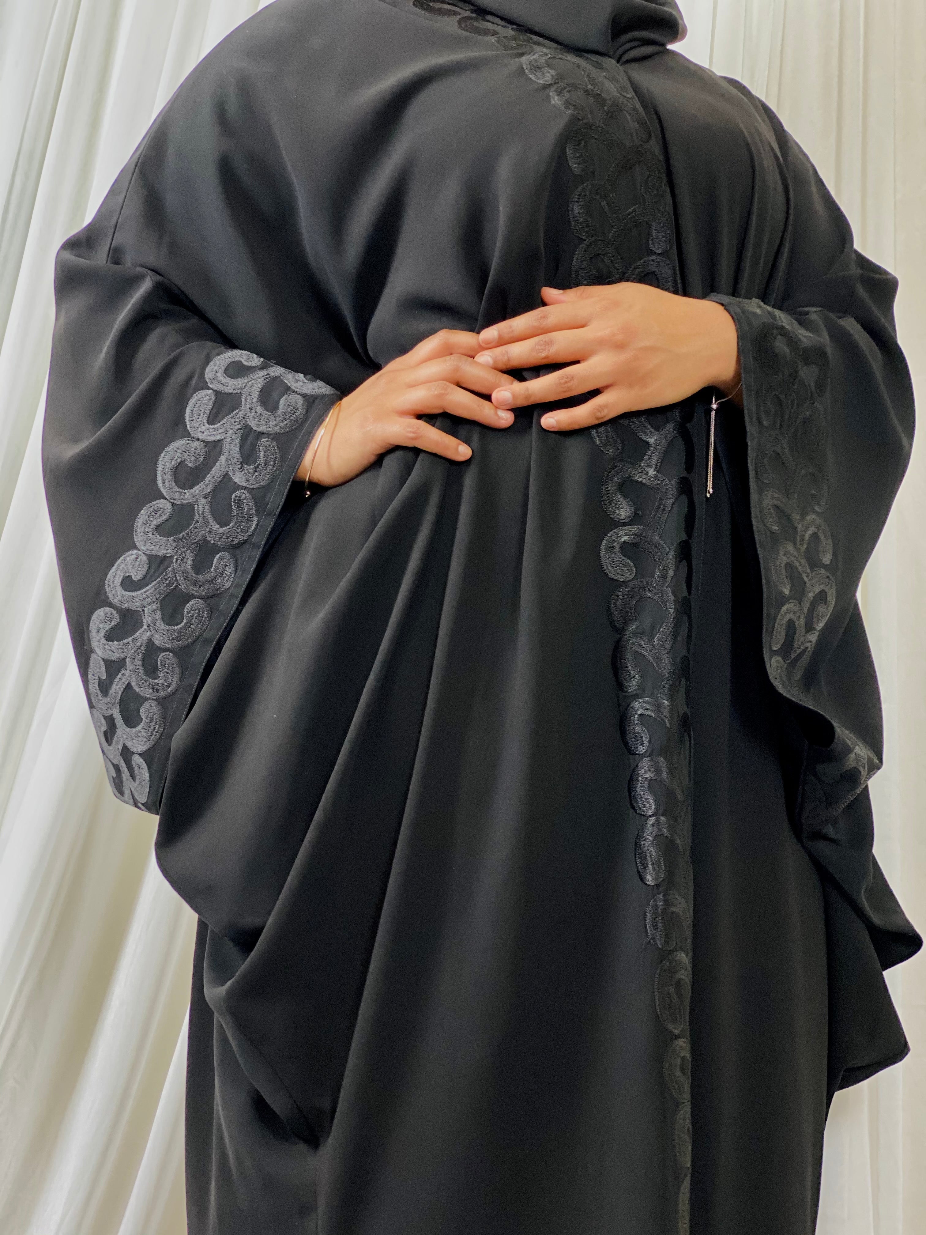 The Cyra Abaya